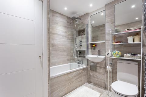 2 bedroom flat to rent, Leigham Court Road