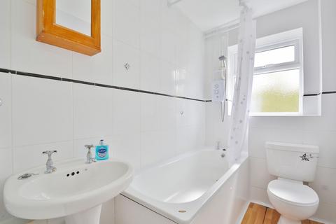2 bedroom flat for sale, Coombe Hill Crescent, Thame
