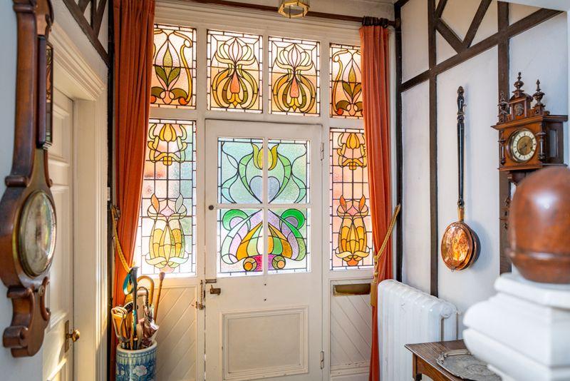 Feature door