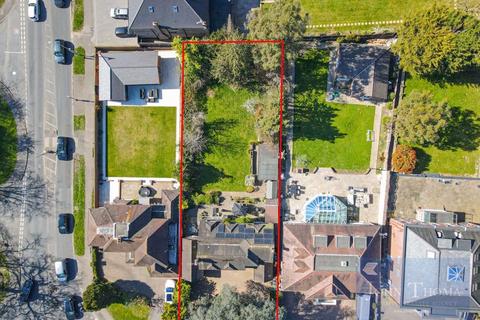 4 bedroom detached house for sale, High Road, Chigwell IG7