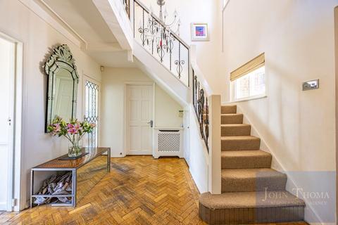 4 bedroom detached house for sale, High Road, Chigwell IG7