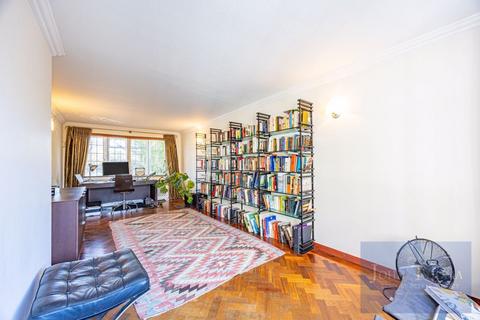 4 bedroom detached house for sale, High Road, Chigwell IG7
