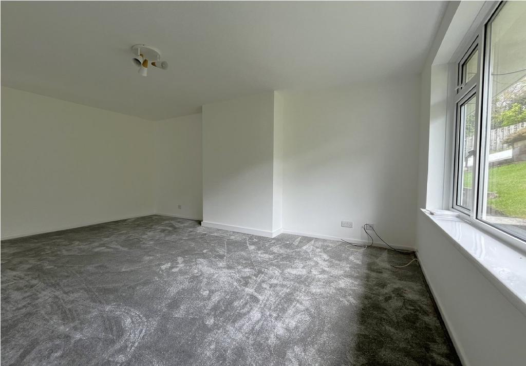 Sitting/dining room