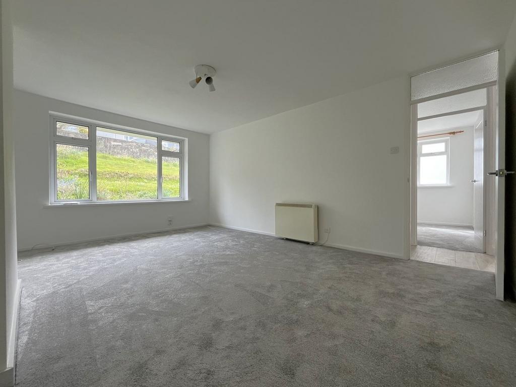 Sitting/dining room