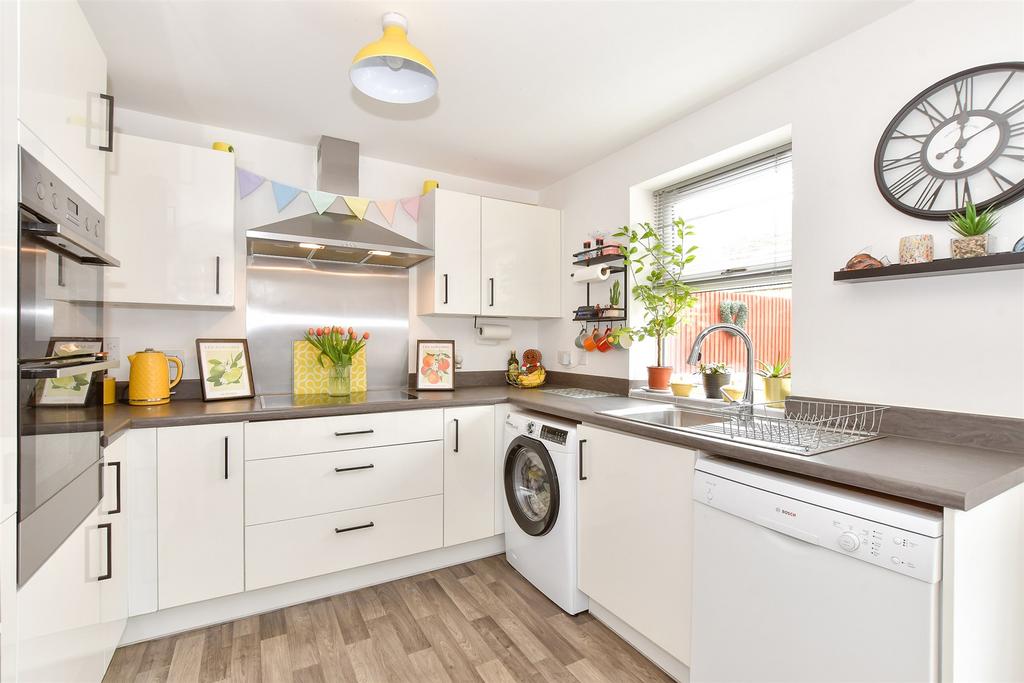 Kitchen/ Dining Room