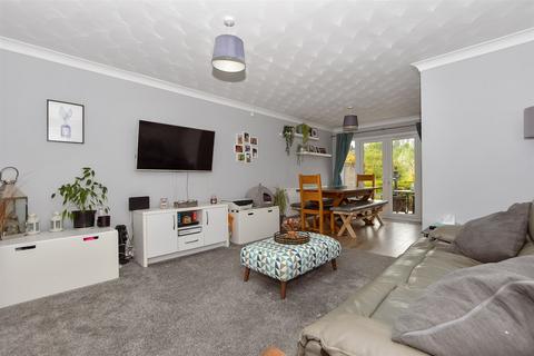 6 Birchfields, Chatham, ME5 8AE
