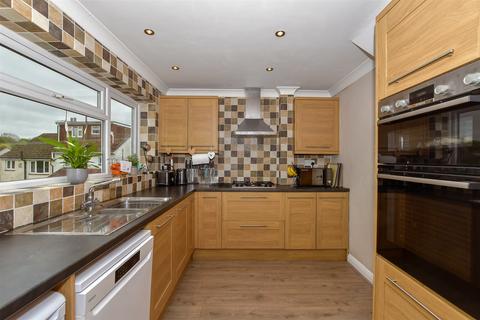 6 Birchfields, Chatham, ME5 8AE