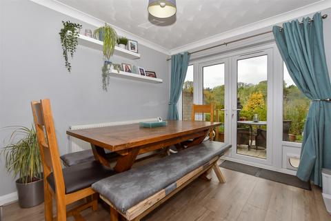 6 Birchfields, Chatham, ME5 8AE