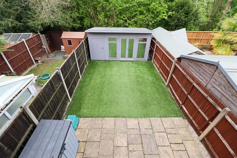 10 Bechin Close, Church Crookham, Fleet, GU52 6DJ
