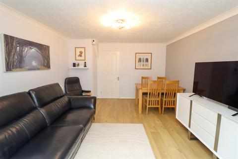 10 Bechin Close, Church Crookham, Fleet, GU52 6DJ