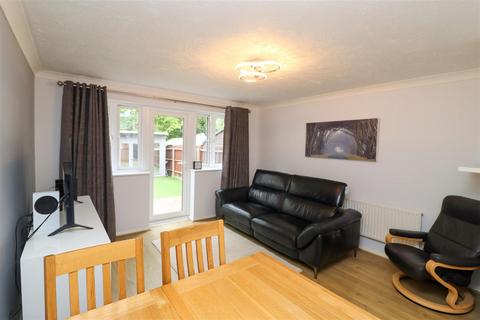 10 Bechin Close, Church Crookham, Fleet, GU52 6DJ