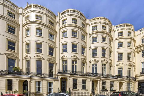2 bedroom flat for sale, Brunswick Square, Hove, East Sussex, BN3
