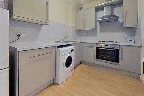 3 bedroom flat to rent, Murray Place, Stirling, FK8