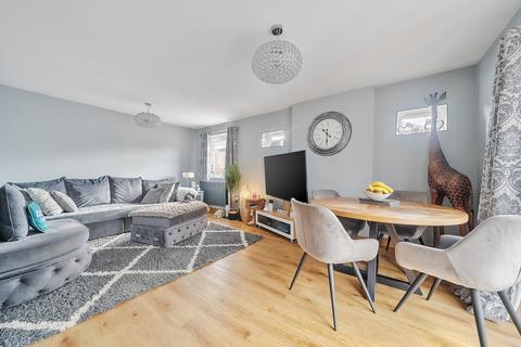 1 Mardon Close, Southampton, SO18 2HP