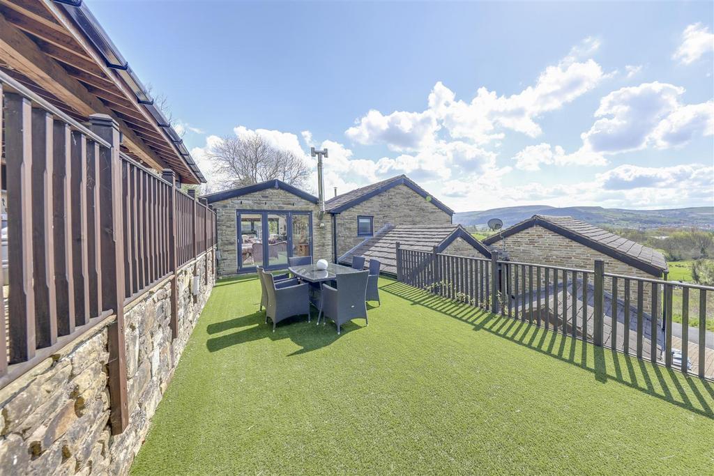 Side Patio 1