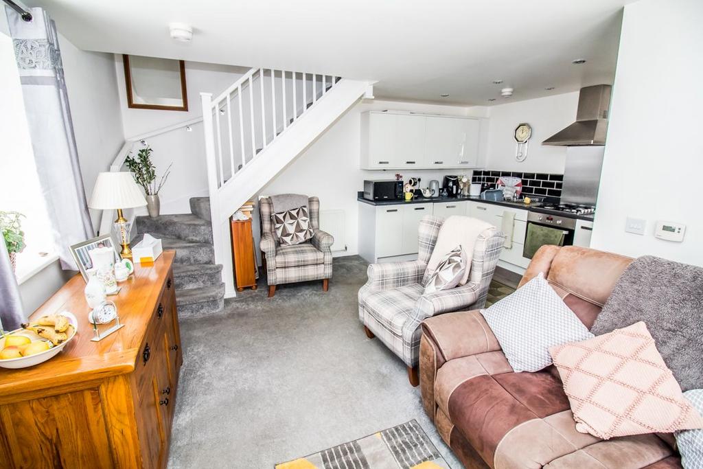 Lounge / Kitchen.
