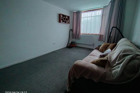 3 bedroom semi-detached house to rent, Parkstone Road, Leicester