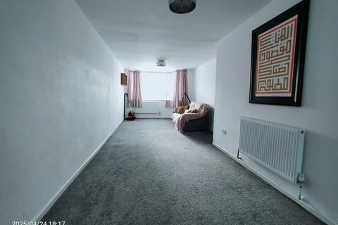 3 bedroom semi-detached house to rent, Parkstone Road, Leicester