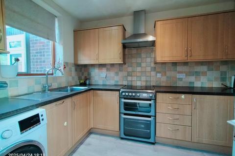 3 bedroom semi-detached house to rent, Parkstone Road, Leicester