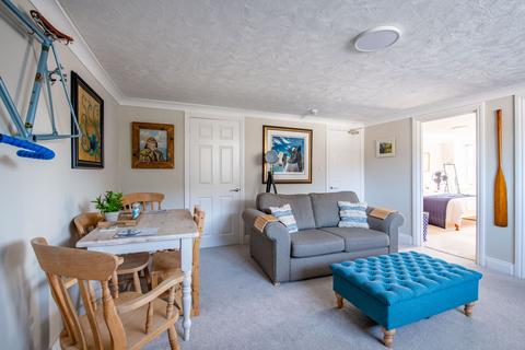 undefined, Imperial Court, Lynton