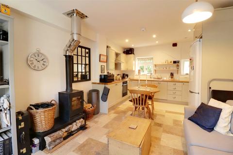 2 bedroom house for sale, High Street, Dulverton, Somerset, TA22