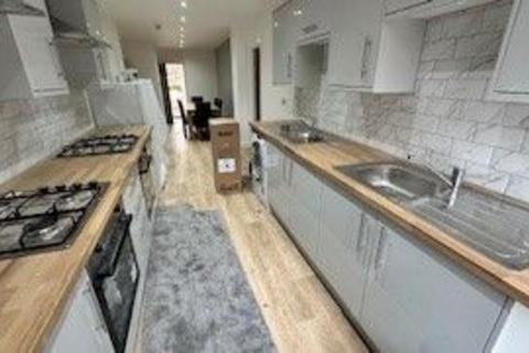 8 bedroom semi-detached house to rent, Charter Avenue, Coventry