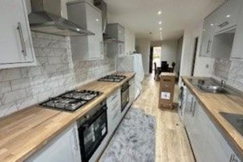 8 bedroom semi-detached house to rent, Charter Avenue, Coventry
