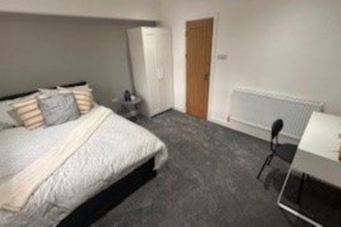 8 bedroom semi-detached house to rent, Charter Avenue, Coventry