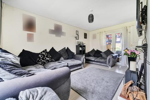 38 Abbots Road, Burghfield Common, Reading, RG7 3LE