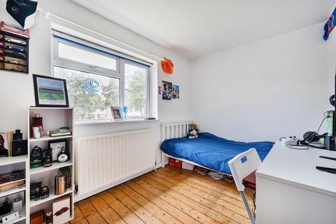 38 Abbots Road, Burghfield Common, Reading, RG7 3LE