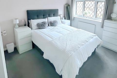4 bedroom detached house for sale, Cranleigh Road, Mastin Moor S43