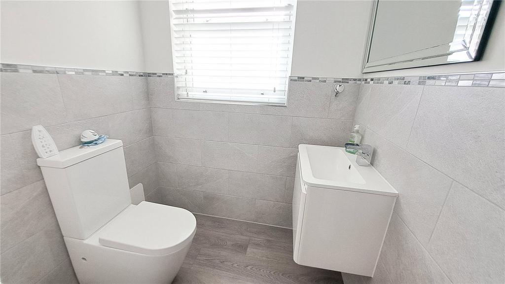 Cloakroom/Wc
