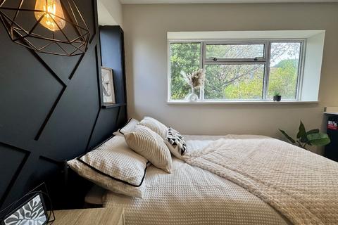 Studio to rent, Nottingham NG5