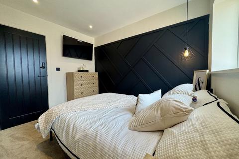 Studio to rent, Nottingham NG5
