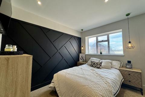 Studio to rent, Nottingham NG5