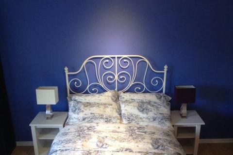4 bedroom house share to rent, London NW6