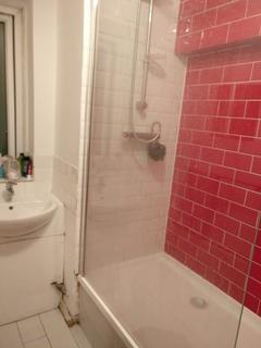 4 bedroom house share to rent, London NW6
