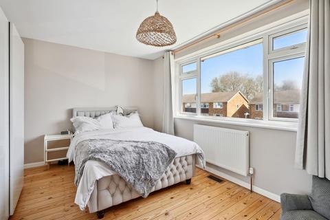 37 Millside, Carshalton, SM5 2BQ