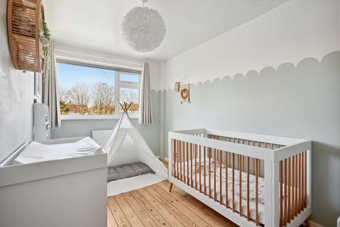 37 Millside, Carshalton, SM5 2BQ