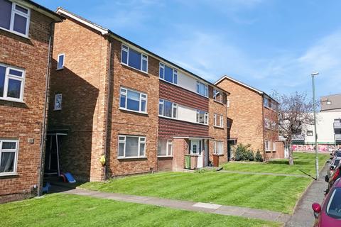37 Millside, Carshalton, SM5 2BQ