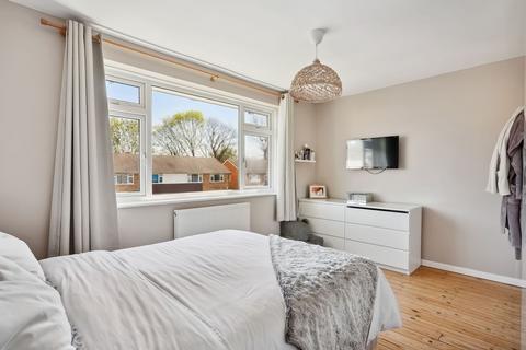 37 Millside, Carshalton, SM5 2BQ