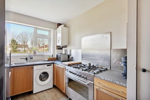 37 Millside, Carshalton, SM5 2BQ