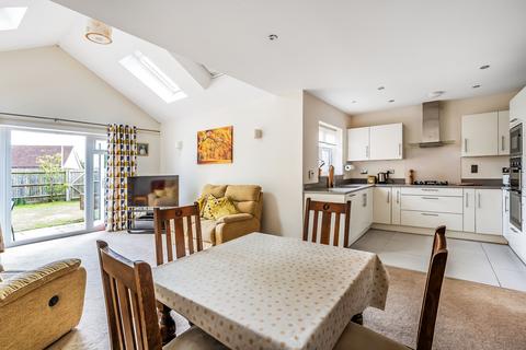 15a Grange Close, Edenbridge, TN8 5LT