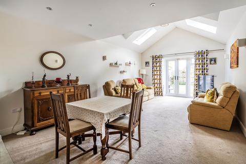 15a Grange Close, Edenbridge, TN8 5LT