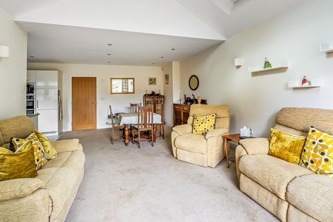 15a Grange Close, Edenbridge, TN8 5LT