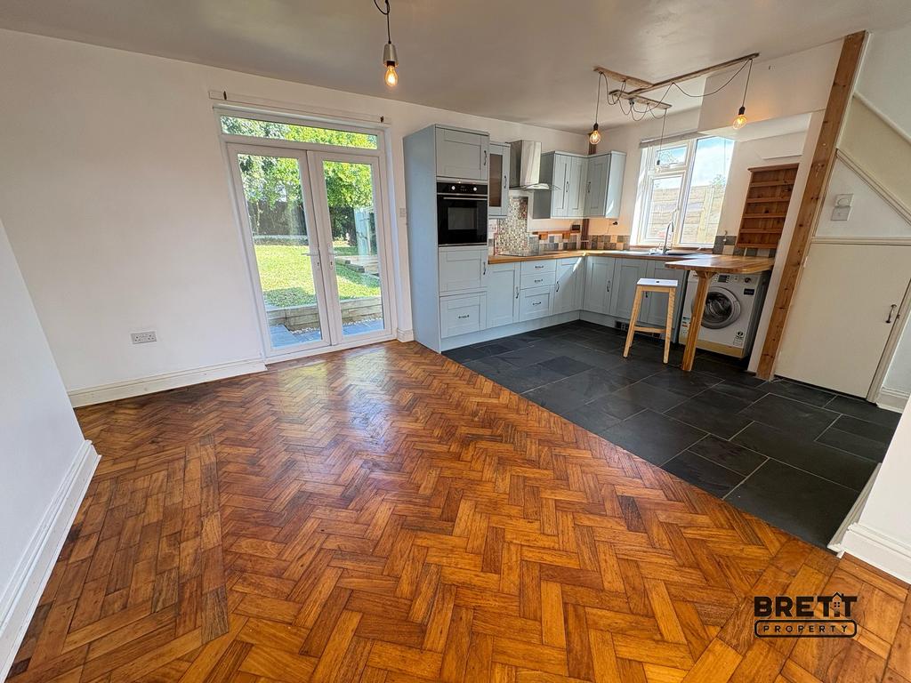 Kitchen/Dining