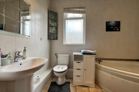 7 Carlton Range, Manchester, M18 7LS