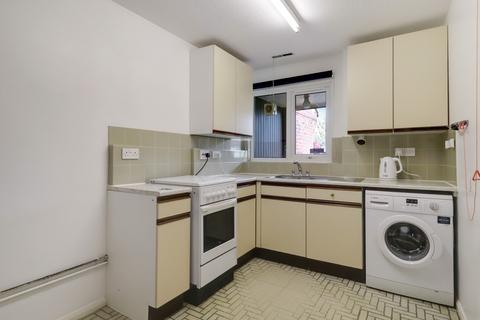 2 bedroom terraced bungalow for sale, 48 Darfield Road, Guildford