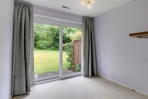 2 bedroom terraced bungalow for sale, 48 Darfield Road, Guildford