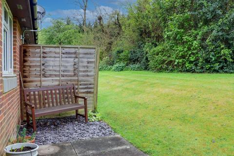 2 bedroom terraced bungalow for sale, 48 Darfield Road, Guildford